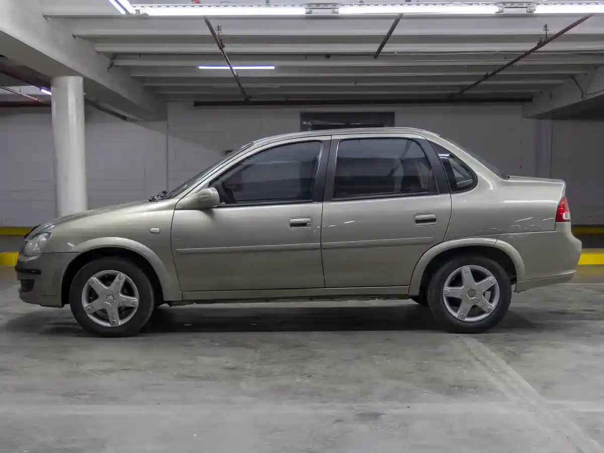 Chevrolet Classic 1,4 Lt 2010 - foto 3