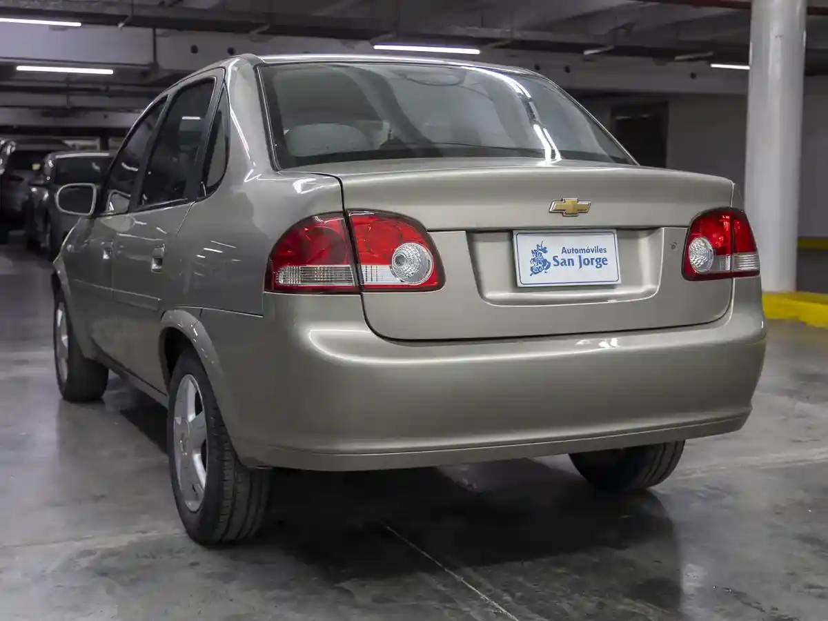 Chevrolet Classic 1,4 Lt 2010 - foto 4