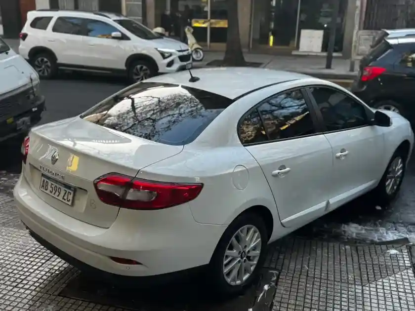 Renault Fluence 2.0 Ph2 Privilege 143Cv 2017 - foto 4
