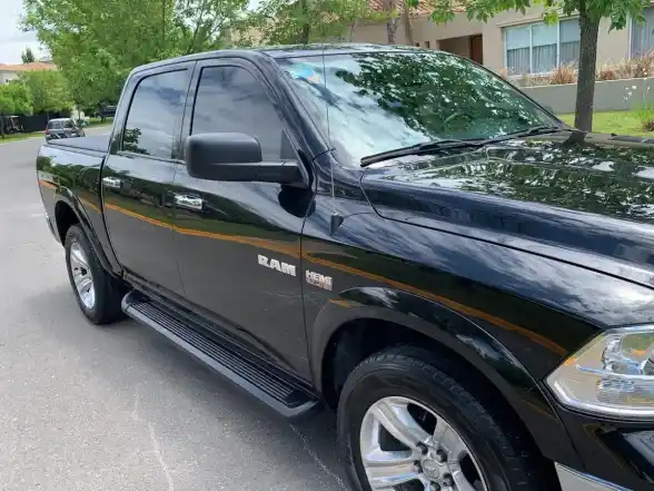 Dodge Ram Ram 1500 Laramie 6 Asientos 2019 - foto 2