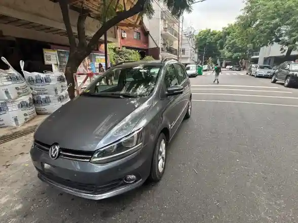 Volkswagen Suran 1.6 Imotion Highline 2015 - foto 2