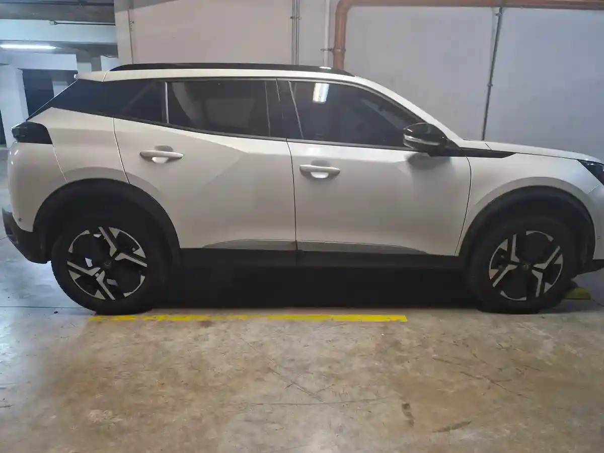 Peugeot 2008 1.0T Allure Cvt 2025 - foto 3