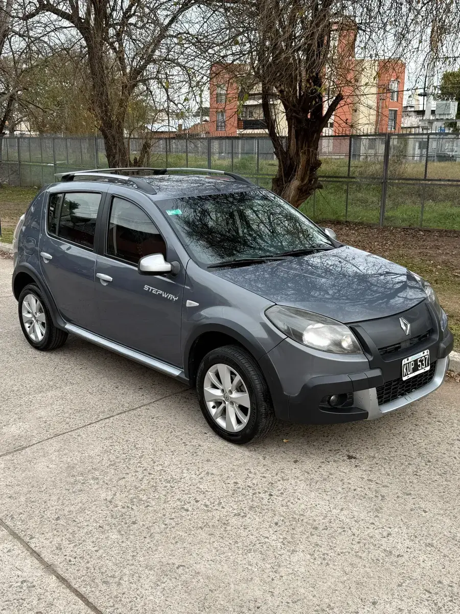 Renault Sandero Stepway 1.6 Confort 105Cv 2012 - foto 2
