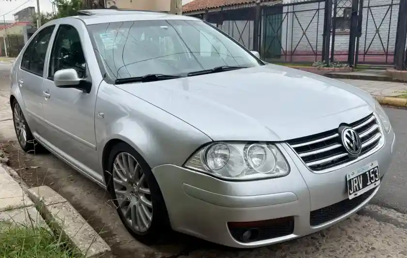 Volkswagen Bora 1.8 Highline T 180Cv Cuero 2011 - foto 2