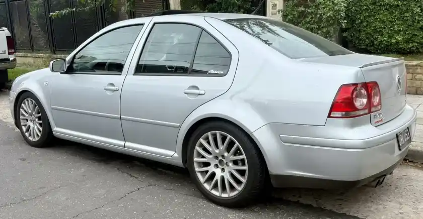 Volkswagen Bora 1.8 Highline T 180Cv Cuero 2011 - foto 3