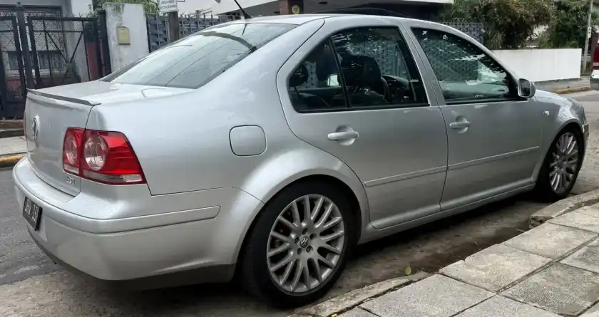 Volkswagen Bora 1.8 Highline T 180Cv Cuero 2011 - foto 4