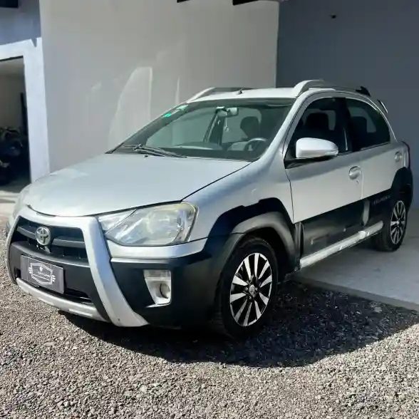 Toyota Etios Cross 1.5 Xls Mt 2015 - foto 1
