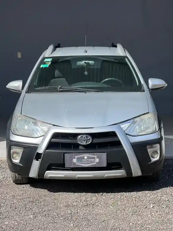 Toyota Etios Cross 1.5 Xls Mt 2015 - foto 2