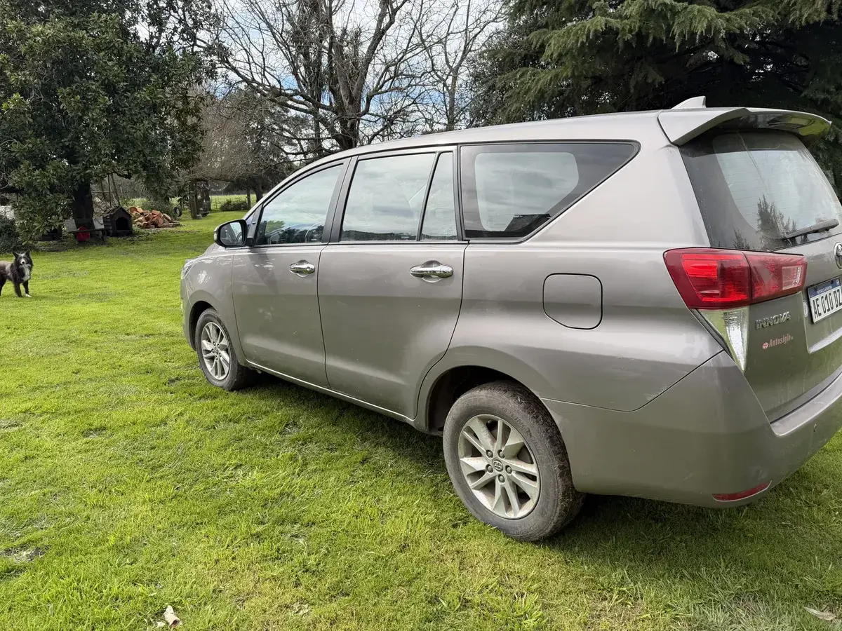 Toyota Innova 2.7 Srv 6At 8A 2018 - foto 4