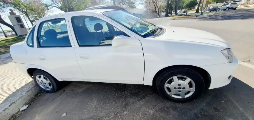Chevrolet Classic 1.4 Sedan Ls Pack 2016 - foto 3