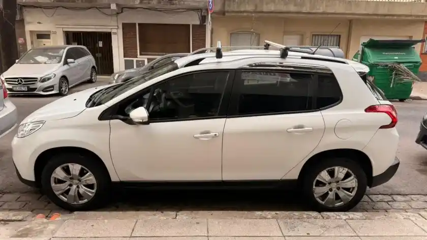 Peugeot 2008 1.6 Allure Tiptronic 2017 - foto 2