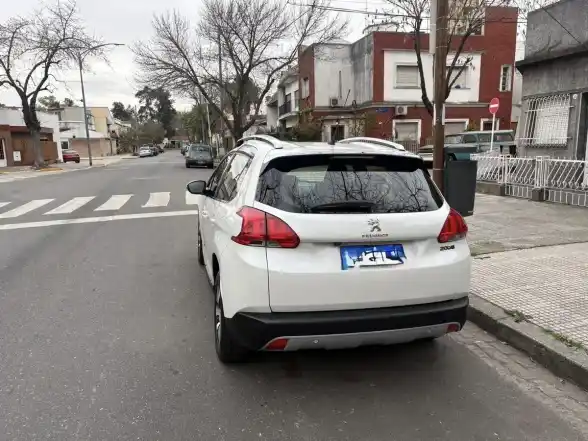 Peugeot 2008 1.6 Feline 2018 - foto 5