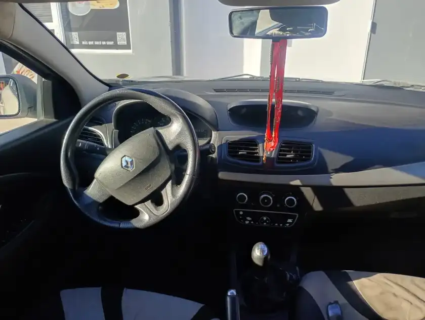 Renault Fluence 1.6 Confort 110Cv 2011 - foto 3
