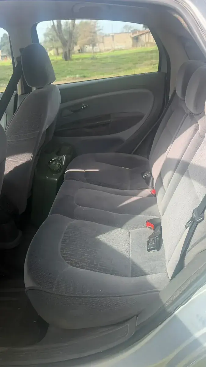 Fiat Linea 1.8 Essence 130Cv 2012 - foto 4