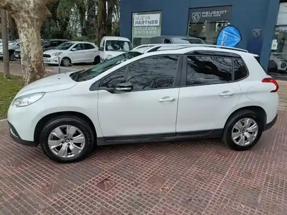 Peugeot 2008 1.6 Allure 2018 - foto 4