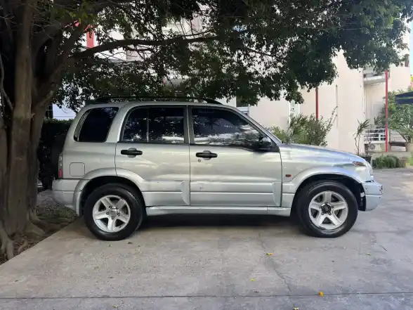 Suzuki Grand Vitara 2.0 Mt 2005 - foto 5