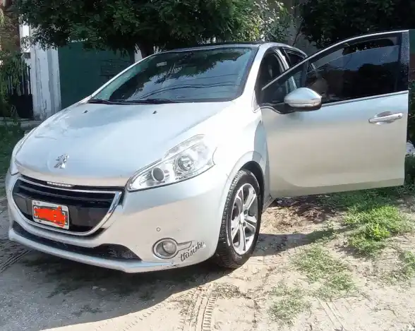 Peugeot 208 1.6 Feline Pack Cuir 2014 - foto 1