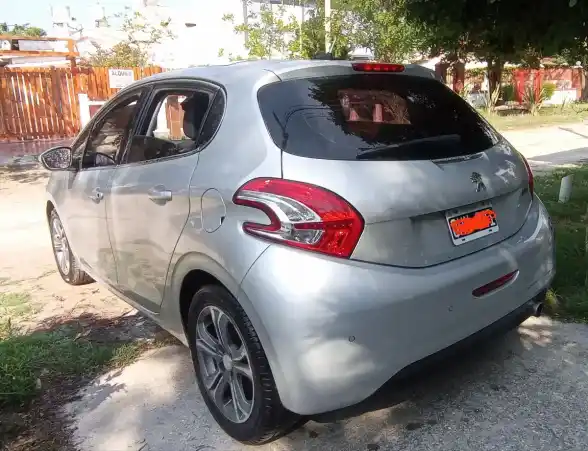 Peugeot 208 1.6 Feline Pack Cuir 2014 - foto 5