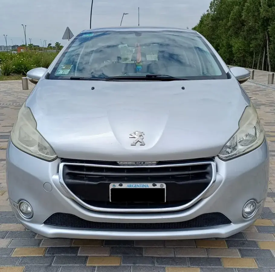 Peugeot 208 1.6 Allure Touchscreen 2014 - foto 1