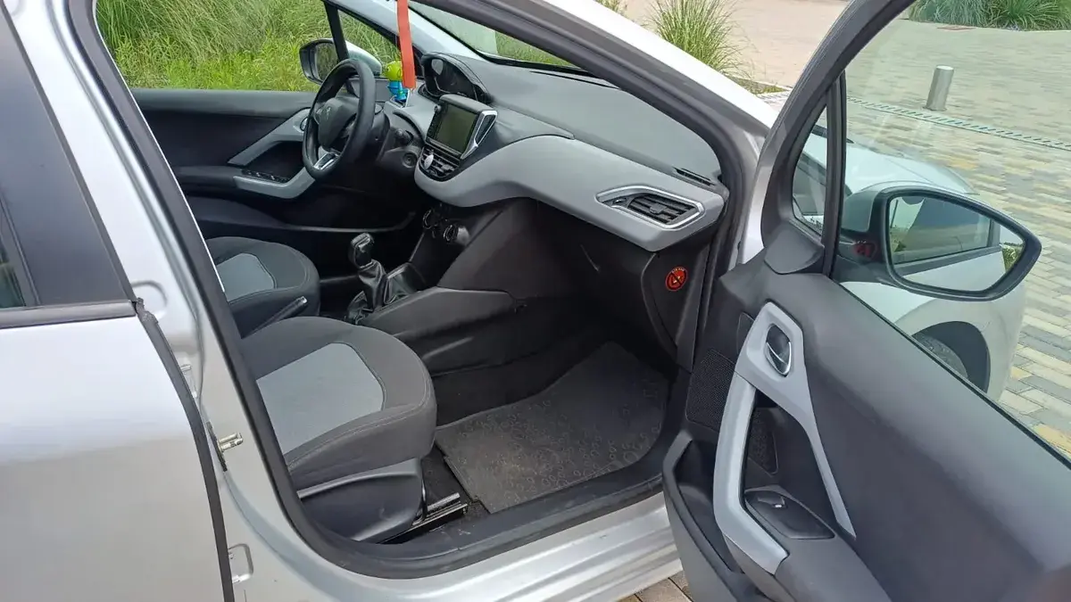 Peugeot 208 1.6 Allure Touchscreen 2014 - foto 5