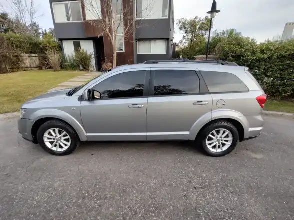 Dodge Journey 2.4 Sxt 170Cv Atx6 (Techo, Dvd) 2015 - foto 2
