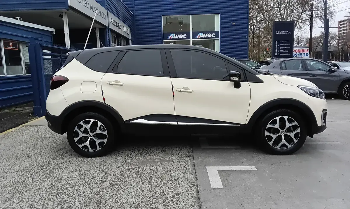 Renault Captur 2.0 Intens 2022 - foto 4