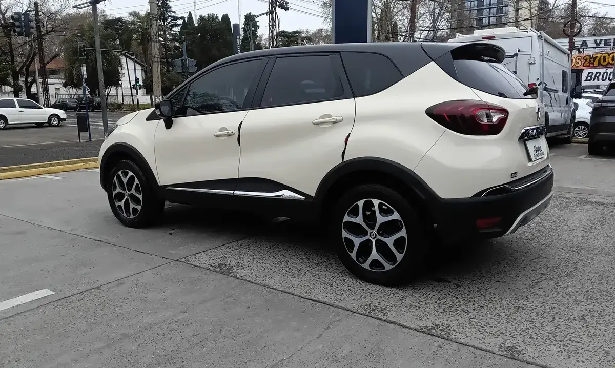 Renault Captur 2.0 Intens 2022 - foto 5