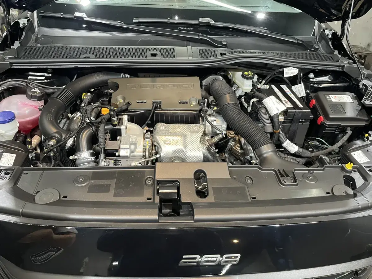 Peugeot 208 1.0 T200 Allure Pack Cvt 2025 - foto 4