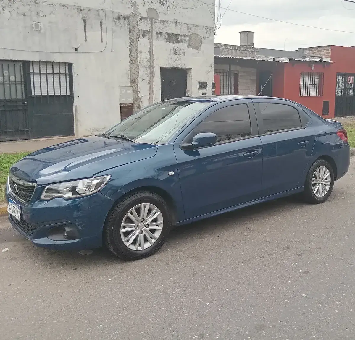 Peugeot 301 2017 - foto 1