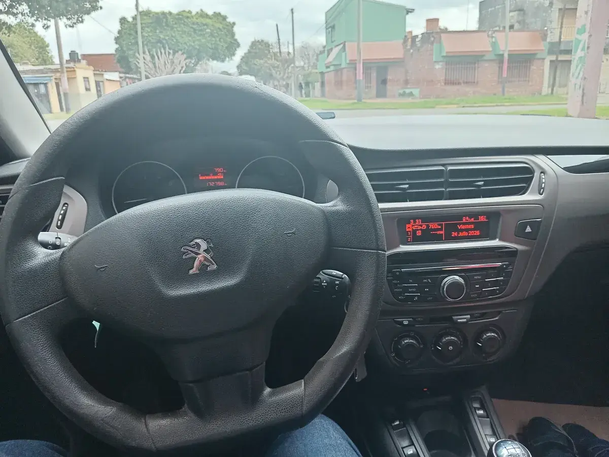 Peugeot 301 1.6 Allure 2017 - foto 3