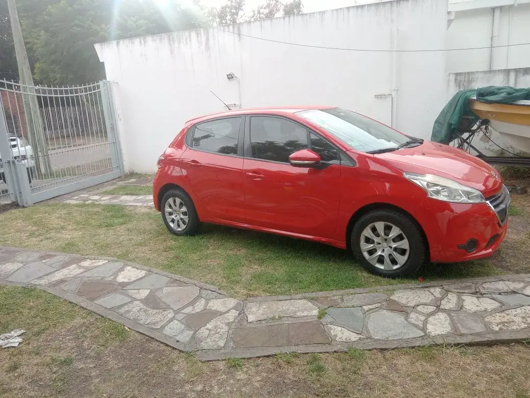 Peugeot 208 1.5 Allure 2014 - foto 2