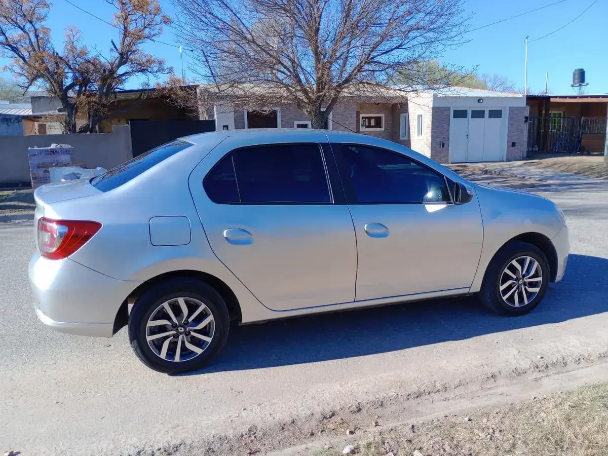 Renault Logan 1.6 16V Intense Con Gnc 2024 - foto 4
