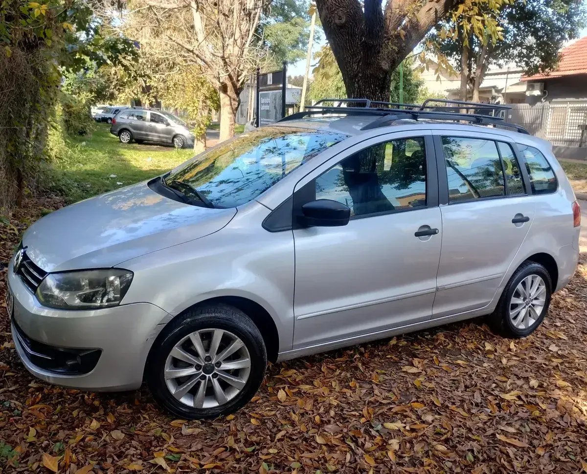 Volkswagen Suran 1.6 Comfortline 101Cv 11A 2011 - foto 1