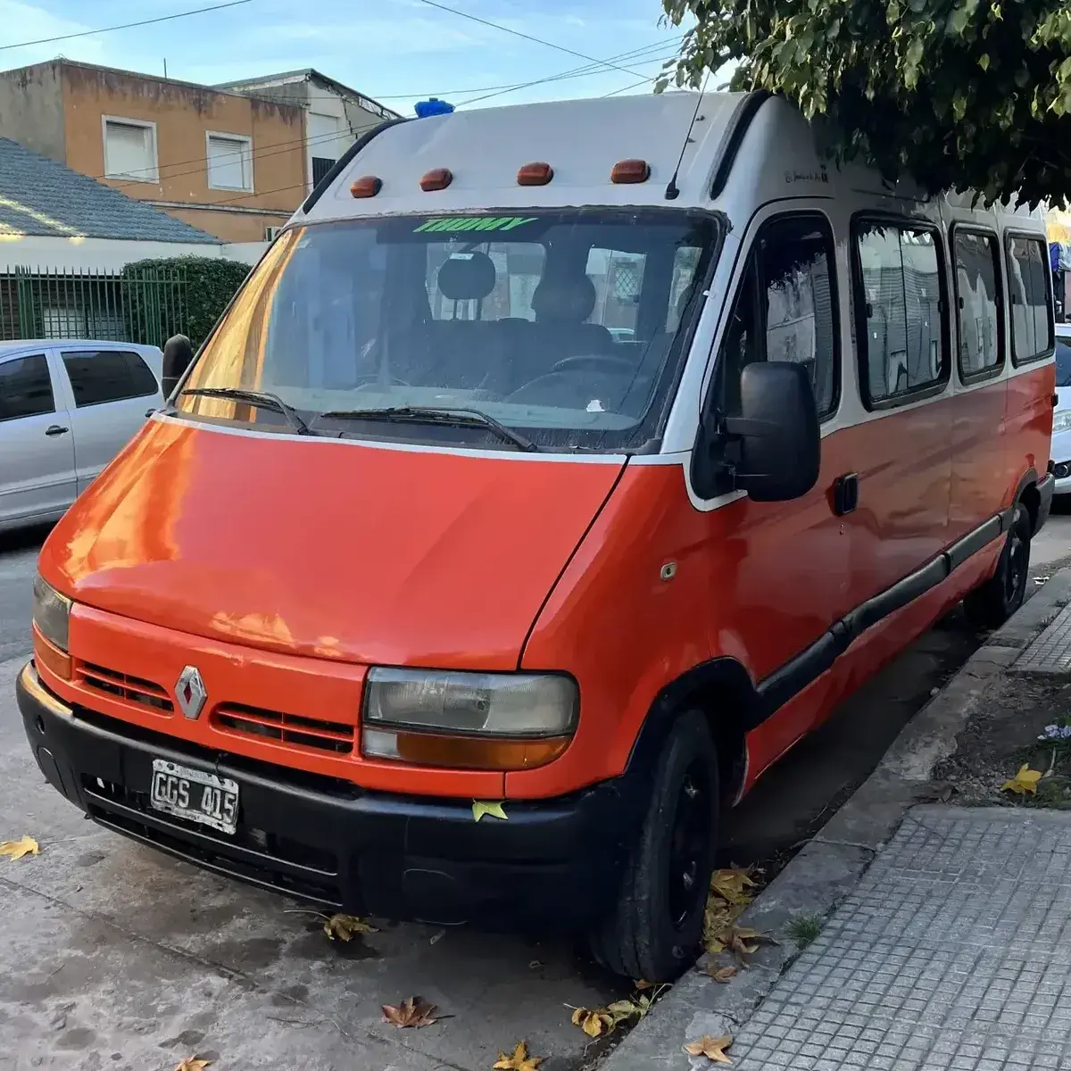 Renault Master 2.5 Larga Con Asientos  5 Filas 2007 - foto 1