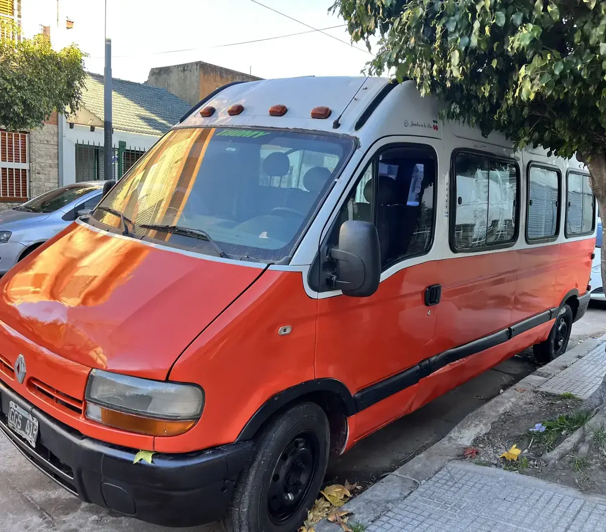 Renault Master 2.5 Larga Con Asientos  5 Filas 2007 - foto 3