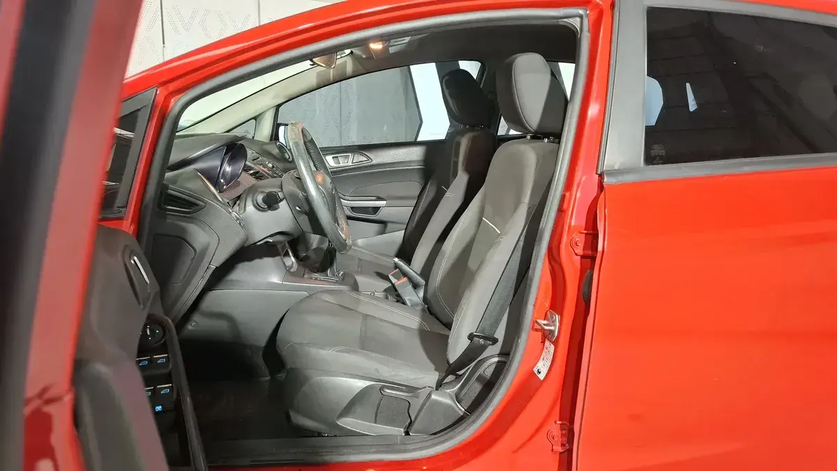 Ford Fiesta Kinetic Design 1.6 Se 2014 - foto 5