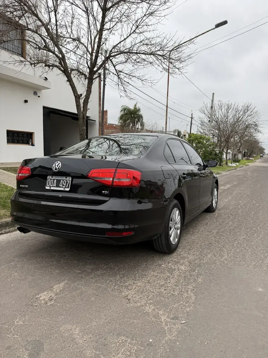 Volkswagen Vento 2.0 Advance I 110Cv Summer Package 2015 - foto 3