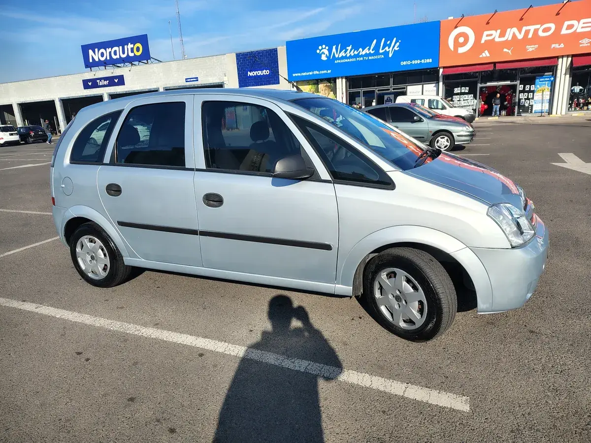 Chevrolet Meriva 1.8 Gl Plus 2010 - foto 4