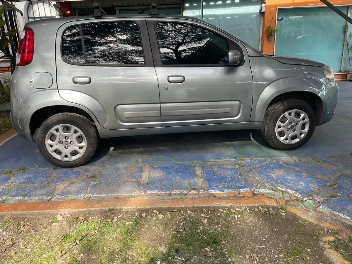 Fiat Uno 1.4 Attractive 2011 - foto 4