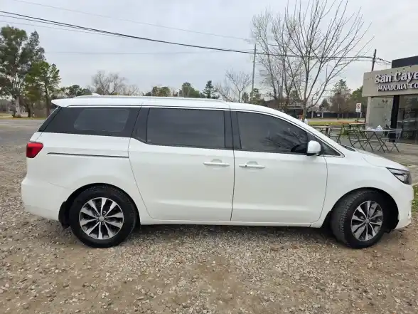 Kia Carnival 2.2 Crdi Ex Premium 2017 - foto 2