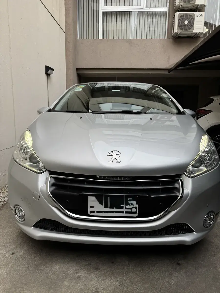 Peugeot 208 1.6 Feline Pack Cuir 2015 - foto 2