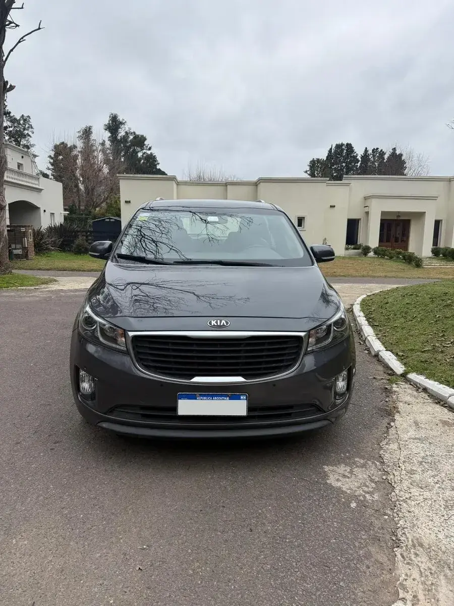 Kia Carnival 2.2 Crdi Ex Premium 2017 - foto 2