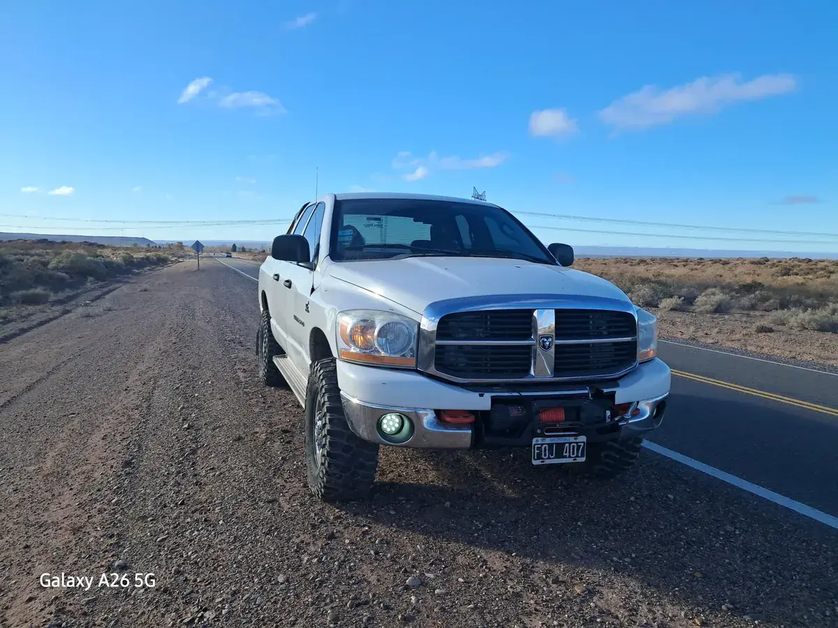 Dodge Ram 5.9 2500 I D/Cab 4X4 2006 - foto 4