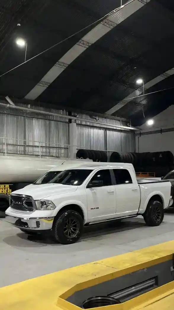 Ram 1500 5.7 Laramie Atx V8 2022 - foto 1