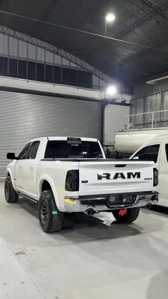 Ram 1500 5.7 Laramie Atx V8 2022 - foto 3