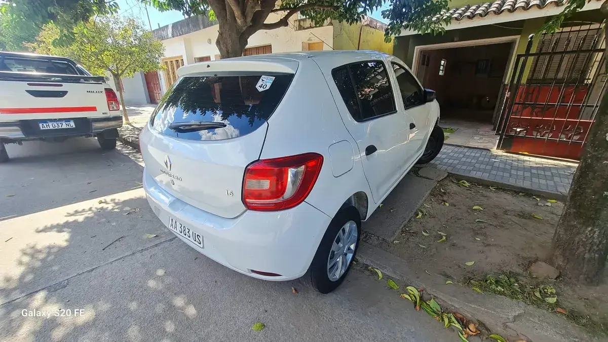 Renault Sandero 1.6 Expression Pack 85Cv 2016 - foto 2