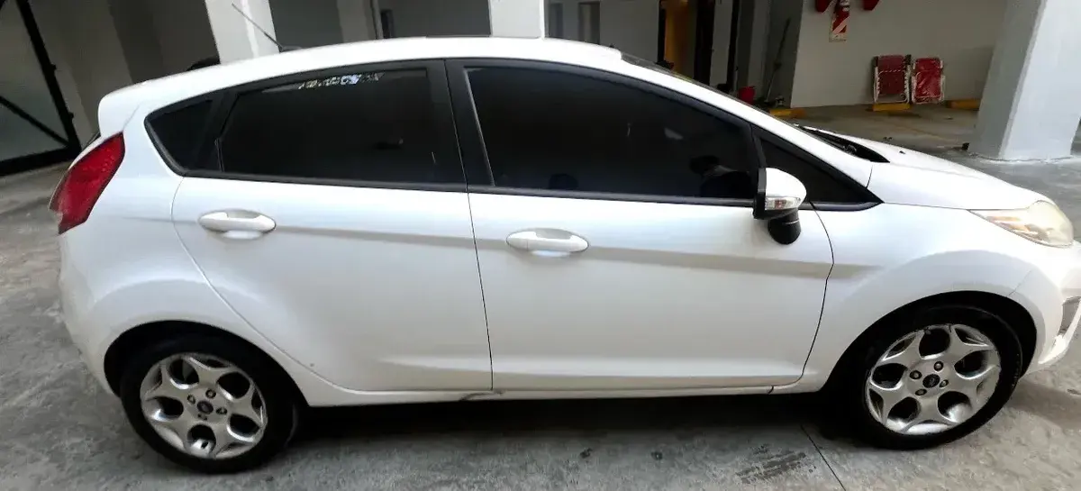 Ford Fiesta Kinetic Design 1.6 Titanium 2012 - foto 2