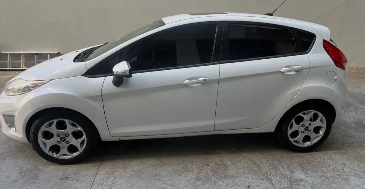Ford Fiesta Kinetic Design 1.6 Titanium 2012 - foto 4