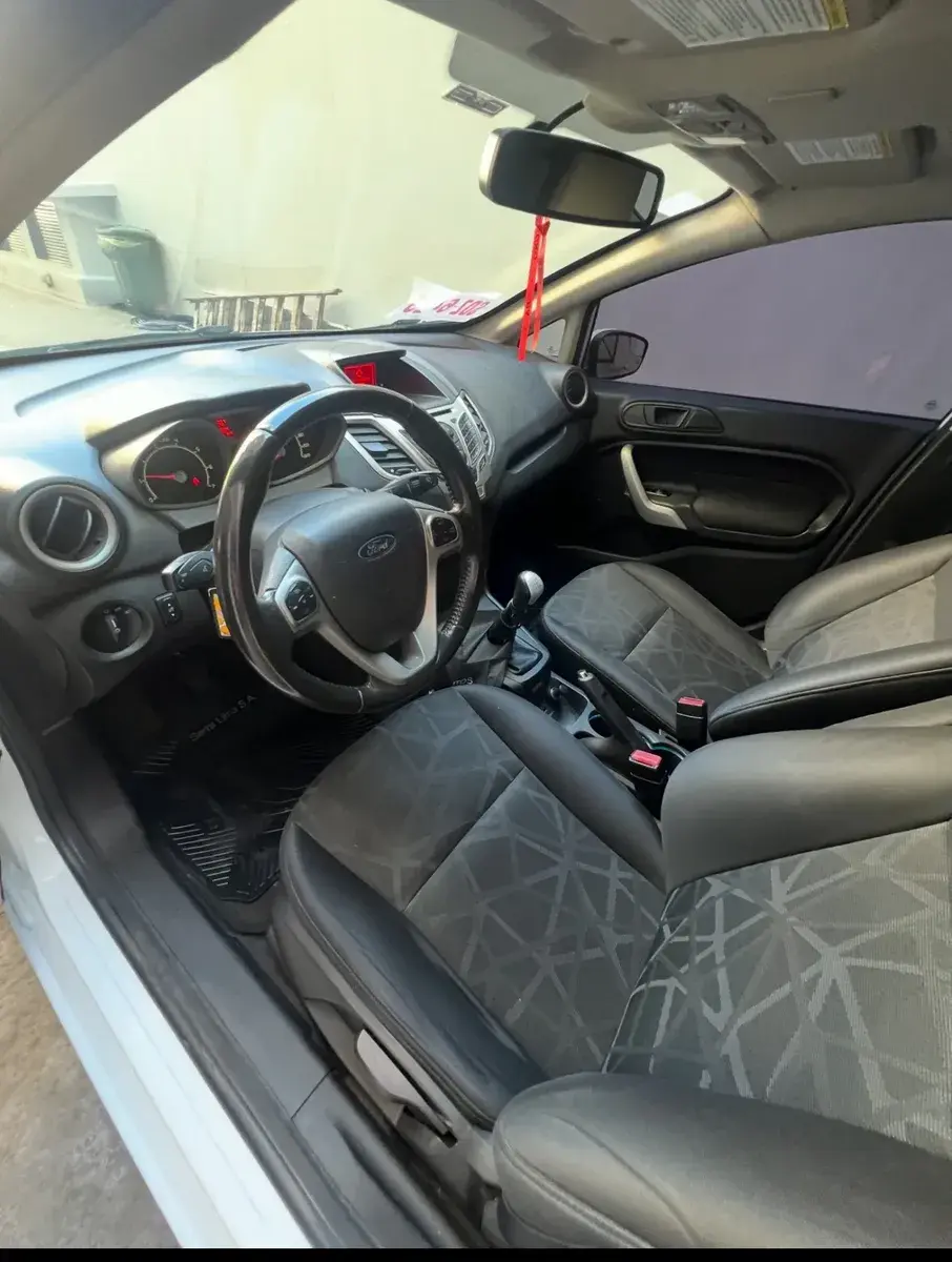 Ford Fiesta Kinetic Design 1.6 Titanium 2012 - foto 5