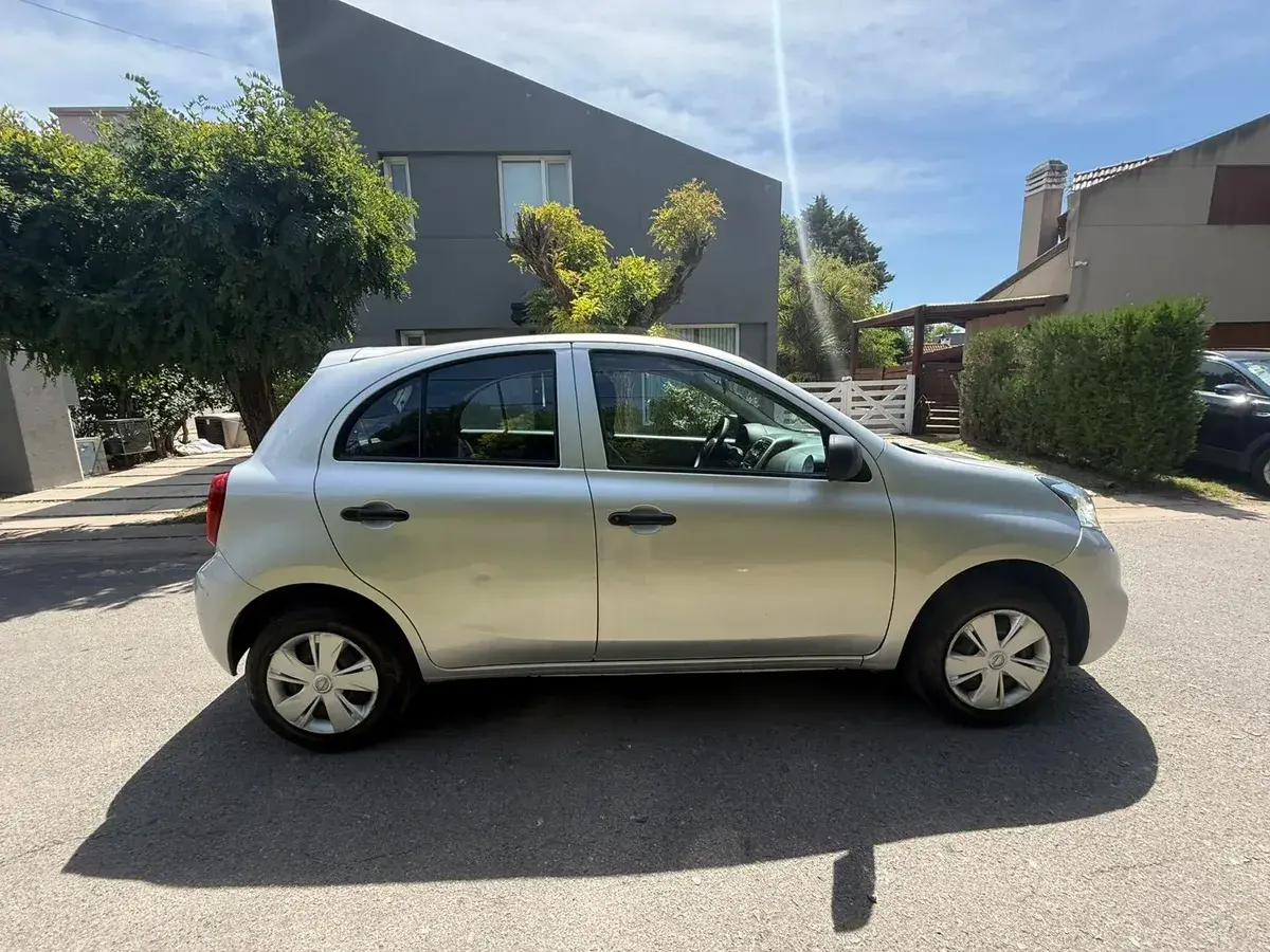 Nissan March 1.6 Active 107Cv 2018 - foto 4